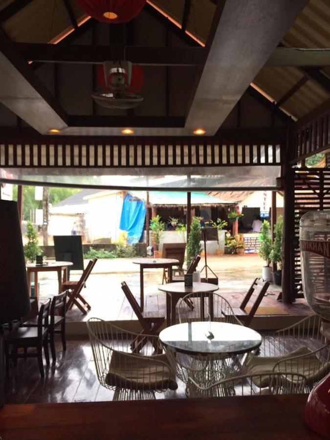 Sincere Hostel Bar And Bistro Koh Lanta Exterior foto